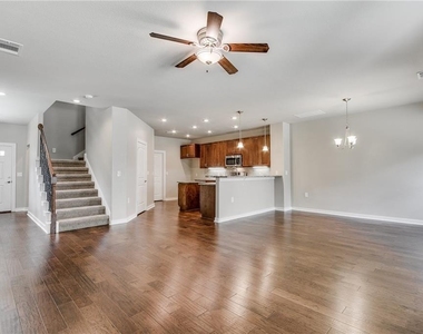 3300 Elija St - Photo Thumbnail 4