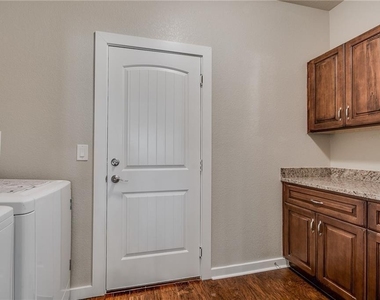 3300 Elija St - Photo Thumbnail 10