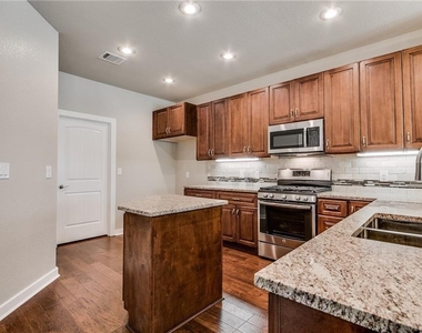 3300 Elija St - Photo Thumbnail 3