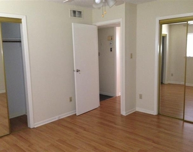 706 W 34th St - Photo Thumbnail 8