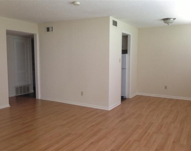 706 W 34th St - Photo Thumbnail 2