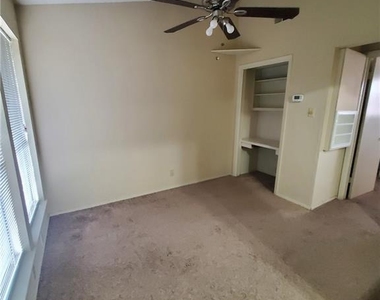 3000 Guadalupe St - Photo Thumbnail 7