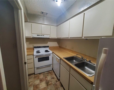 3000 Guadalupe St - Photo Thumbnail 2