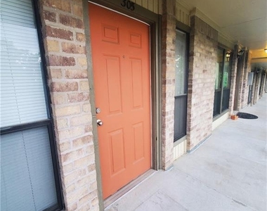 3000 Guadalupe St - Photo Thumbnail 1
