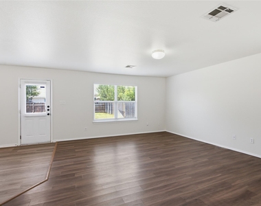 18120 Topsail St - Photo Thumbnail 8