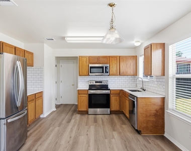 18120 Topsail St - Photo Thumbnail 11