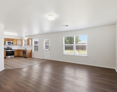 18120 Topsail St - Photo Thumbnail 9
