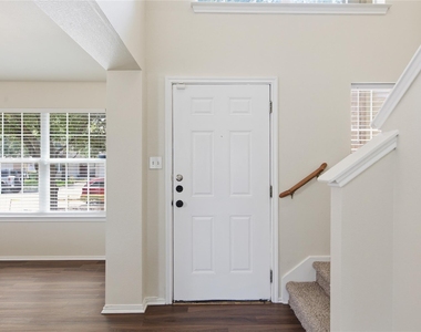 18120 Topsail St - Photo Thumbnail 7