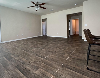 11013 Ukaoma Way - Photo Thumbnail 8