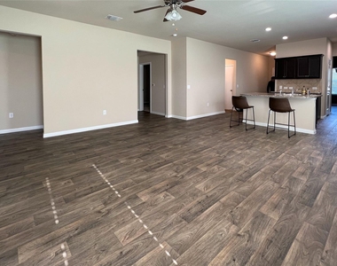 11013 Ukaoma Way - Photo Thumbnail 4