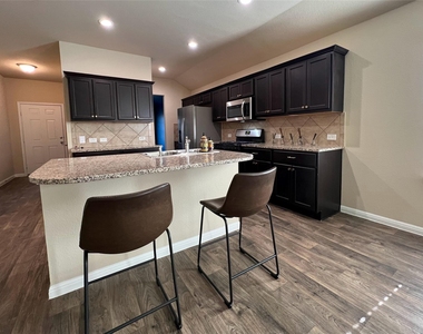 11013 Ukaoma Way - Photo Thumbnail 6