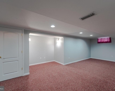 906 Rosedale Avenue - Photo Thumbnail 29