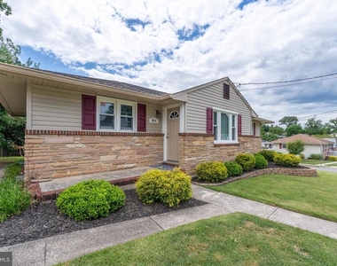 906 Rosedale Avenue - Photo Thumbnail 1