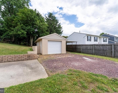 906 Rosedale Avenue - Photo Thumbnail 37