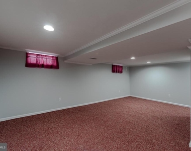 906 Rosedale Avenue - Photo Thumbnail 28