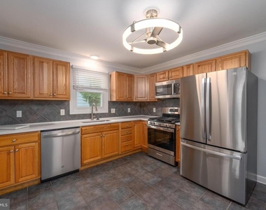 906 Rosedale Avenue - Photo Thumbnail 10