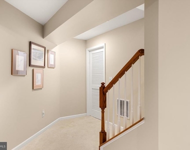 301 Adelaide Drive - Photo Thumbnail 34
