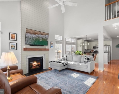 301 Adelaide Drive - Photo Thumbnail 18