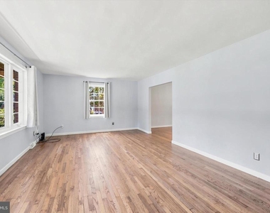 6 Janice Drive - Photo Thumbnail 2