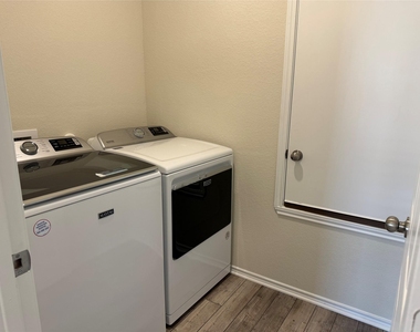 86 Pacific Loon St - Photo Thumbnail 13