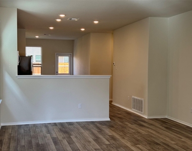 86 Pacific Loon St - Photo Thumbnail 4