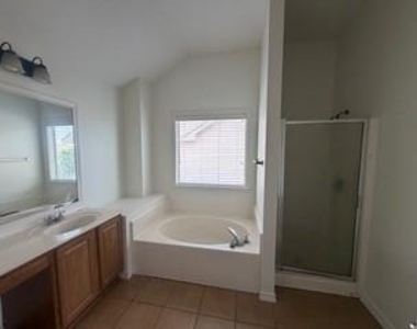 2913 Inks Lake Dr - Photo Thumbnail 8