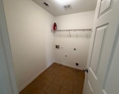 2913 Inks Lake Dr - Photo Thumbnail 12