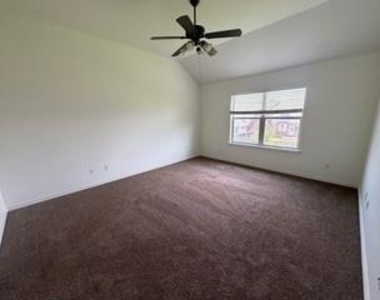 2913 Inks Lake Dr - Photo Thumbnail 6