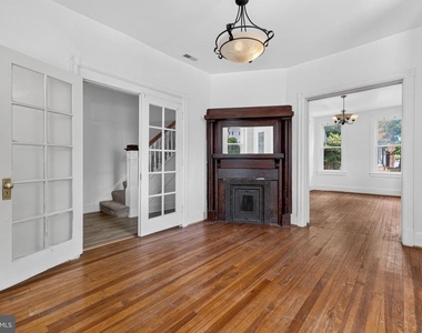 1252 E Street Ne - Photo Thumbnail 4