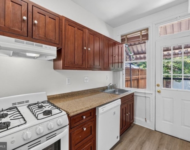 1252 E Street Ne - Photo Thumbnail 11