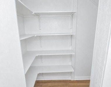 6027 Bluebell Cir - Photo Thumbnail 7