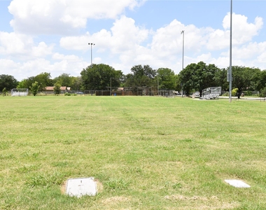 6027 Bluebell Cir - Photo Thumbnail 24