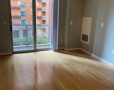 1000 New Jersey Avenue Se - Photo Thumbnail 10