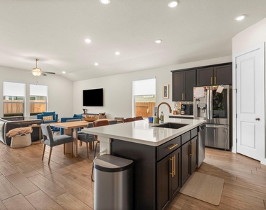 8312 Skytex St - Photo Thumbnail 18