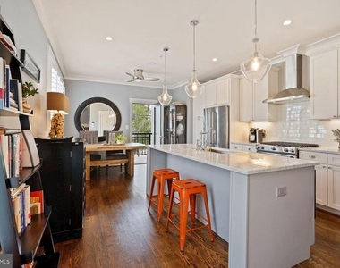 509 Franklin Street Ne - Photo Thumbnail 9