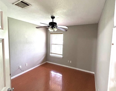 5708 Spring Meadow Rd - Photo Thumbnail 13