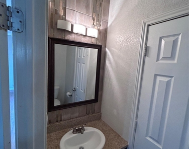 5708 Spring Meadow Rd - Photo Thumbnail 2