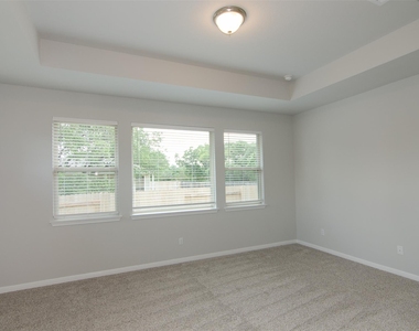 905 Olive Creek Dr - Photo Thumbnail 10
