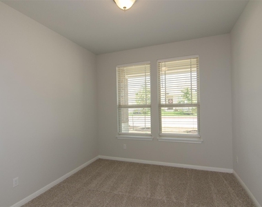 905 Olive Creek Dr - Photo Thumbnail 14