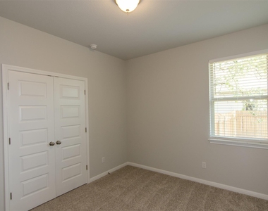 905 Olive Creek Dr - Photo Thumbnail 20