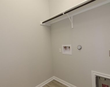 905 Olive Creek Dr - Photo Thumbnail 21