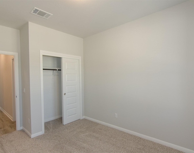 905 Olive Creek Dr - Photo Thumbnail 15