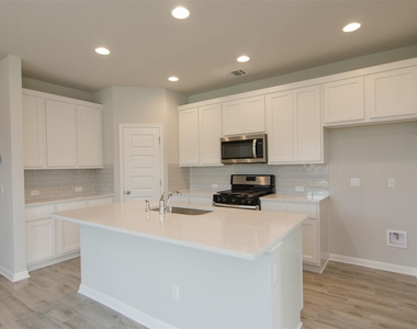 905 Olive Creek Dr - Photo Thumbnail 5