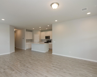 905 Olive Creek Dr - Photo Thumbnail 3