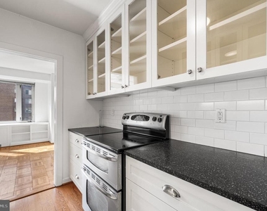 4301 Massachusetts Avenue Nw - Photo Thumbnail 3