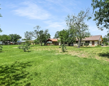 7 Brenda Ln - Photo Thumbnail 17