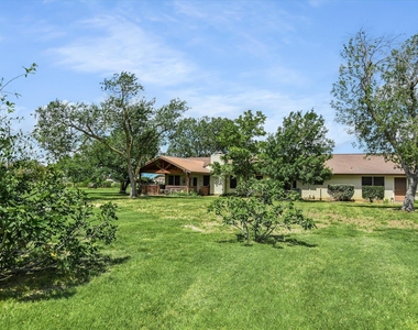 7 Brenda Ln - Photo Thumbnail 16