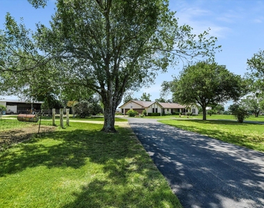 7 Brenda Ln - Photo Thumbnail 2