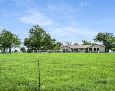 7 Brenda Ln - Photo Thumbnail 1