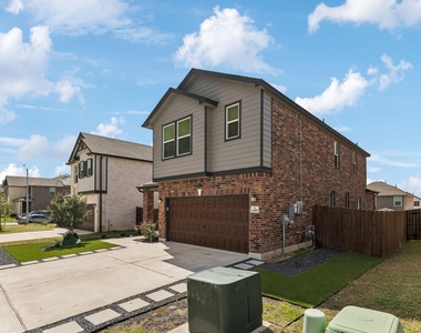 4481 Acerno St - Photo Thumbnail 2